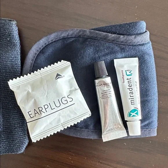 Delta Premium Select Travel Pouch set of two - Picture 3 of 3